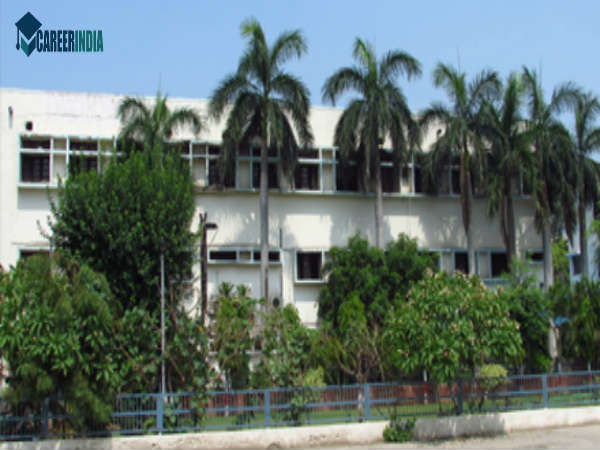 17. ದೆಹಲಿ ಕಾಲೇಜ್ ಆಫ್ ಆರ್ಟ್ಸ್ ಆಂಡ್ ಕಾಮರ್ಸ್, ನವದೆಹಲಿ