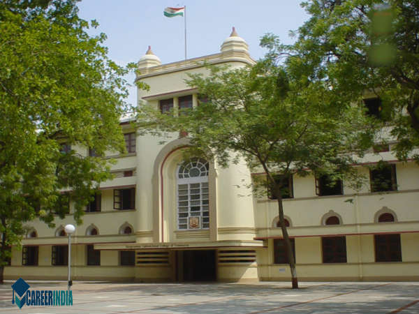 40. ಹೆಚ್ಎಲ್ ಕಾಮರ್ಸ್ ಕಾಲೇಜ್, ಅಹಮದಾಬ್
