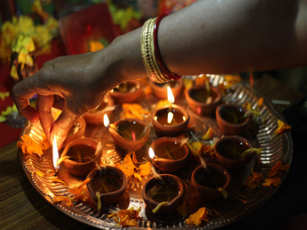 5 ಅಶ್ವಥ ಮರಕ್ಕೆ ದೀಪ