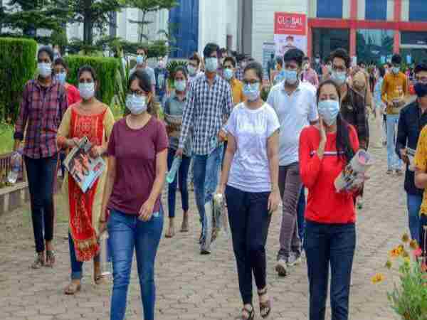 ಕೋವಿಡ್ ಇಂದ ಪೋಷಕರನ್ನು ಕಳೆದುಕೊಂಡ ಯುಜಿ ಪಿಜಿ ವಿದ್ಯಾರ್ಥಿಗಳಿಗೆ ಉಚಿತ ಶಿಕ್ಷಣ ಕೋವಿಡ್ ಇಂದ ಪೋಷಕರನ್ನು ಕಳೆದುಕೊಂಡ ಯುಜಿ ಪಿಜಿ ವಿದ್ಯಾರ್ಥಿಗಳಿಗೆ ಉಚಿತ ಶಿಕ್ಷಣ