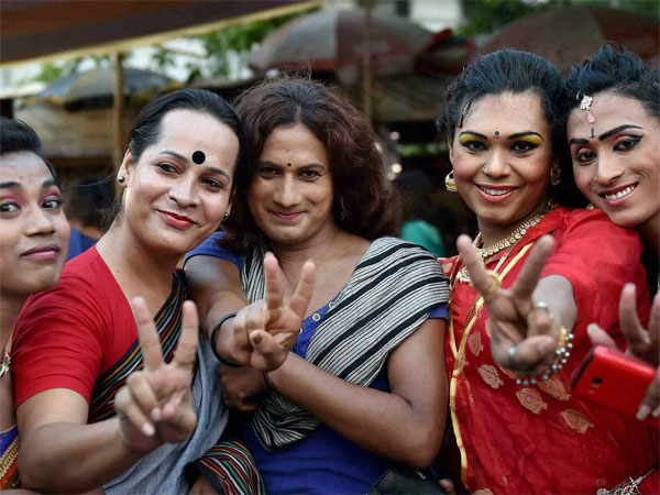 ಕರ್ನಾಟಕ ಇತಿಹಾಸದಲ್ಲಿ ಇದೇ ಮೊದಲು : ಶಿಕ್ಷಕರ ನೇಮಕಾತಿಯಲ್ಲಿ ತೃತೀಯ ಲಿಂಗಿಗಳಿಗೆ ಶೇ.1ರಷ್ಟು ಮೀಸಲಾತಿ ಕರ್ನಾಟಕ ಇತಿಹಾಸದಲ್ಲಿ ಇದೇ ಮೊದಲು : ಶಿಕ್ಷಕರ ನೇಮಕಾತಿಯಲ್ಲಿ ತೃತೀಯ ಲಿಂಗಿಗಳಿಗೆ ಶೇ.1ರಷ್ಟು ಮೀಸಲಾತಿ